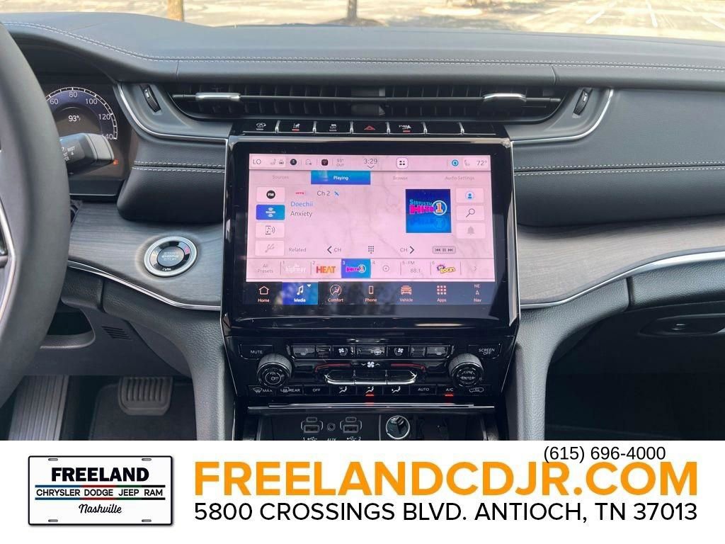 New 2025 Jeep Grand Cherokee L Overland w/ Luxury Tech Group IV image 29