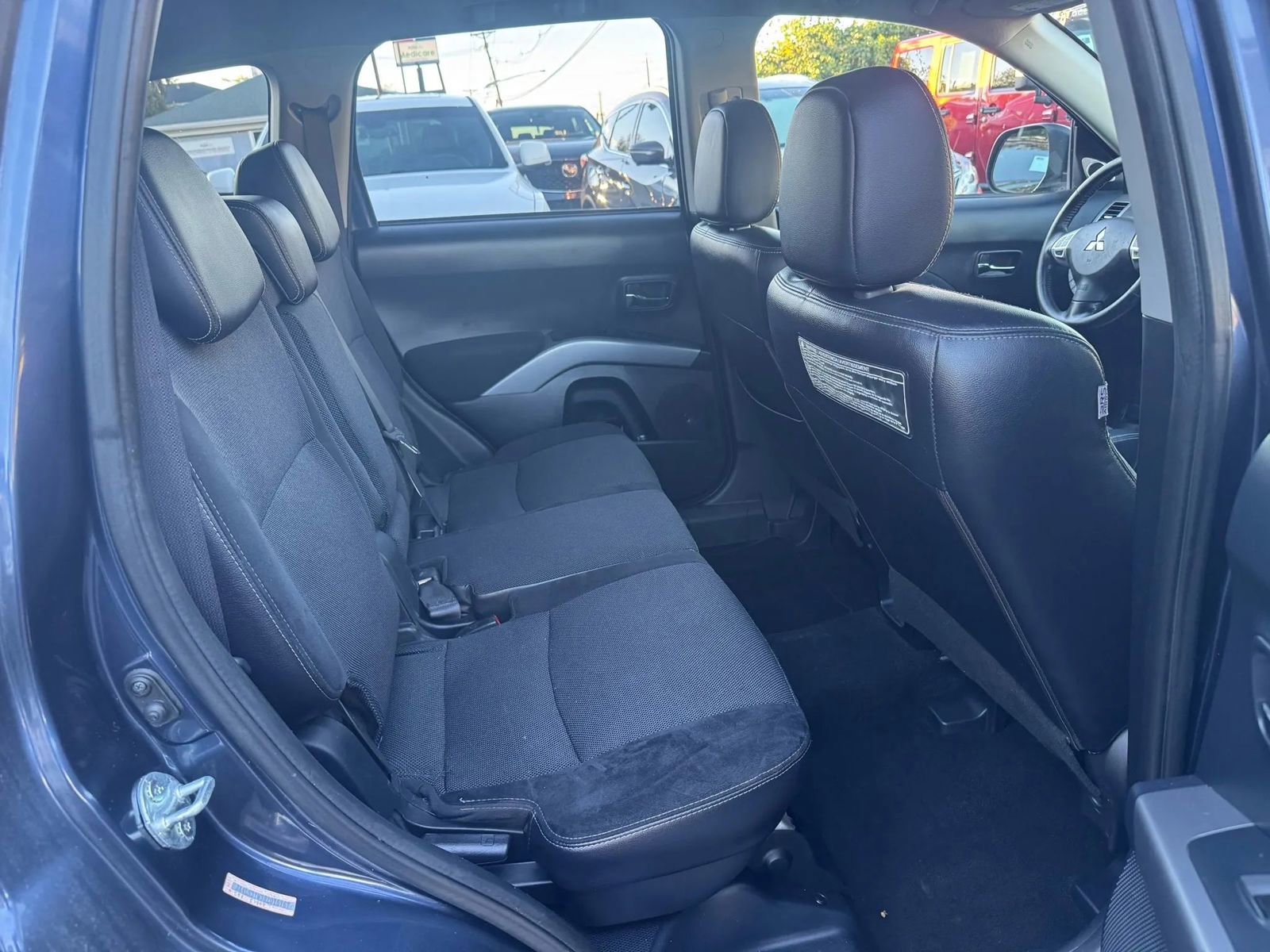 Used 2009 Mitsubishi Outlander SE image 18