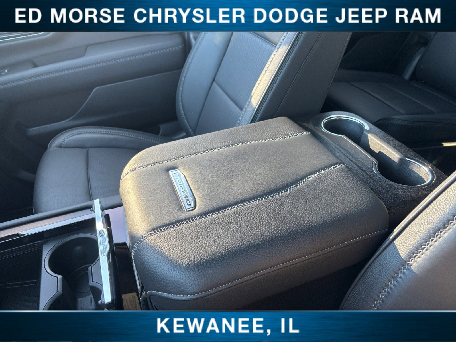 Used 2025 GMC Yukon Denali AWD/4WD image 36