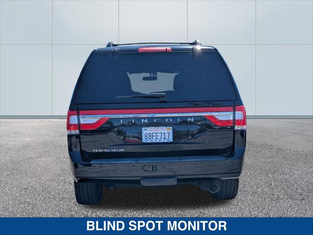 Used 2017 Lincoln Navigator Reserve RWD image 4