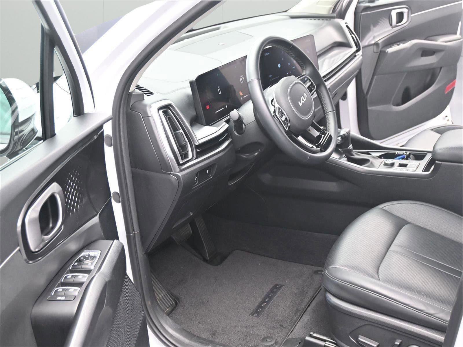Used 2025 Kia Sorento S w/ Panoramic Sunroof Package FWD image 5