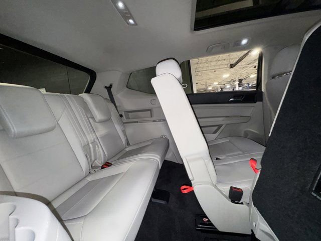 Used 2022 Volkswagen Atlas SE w/ Panoramic Sunroof Package AWD/4WD image 18