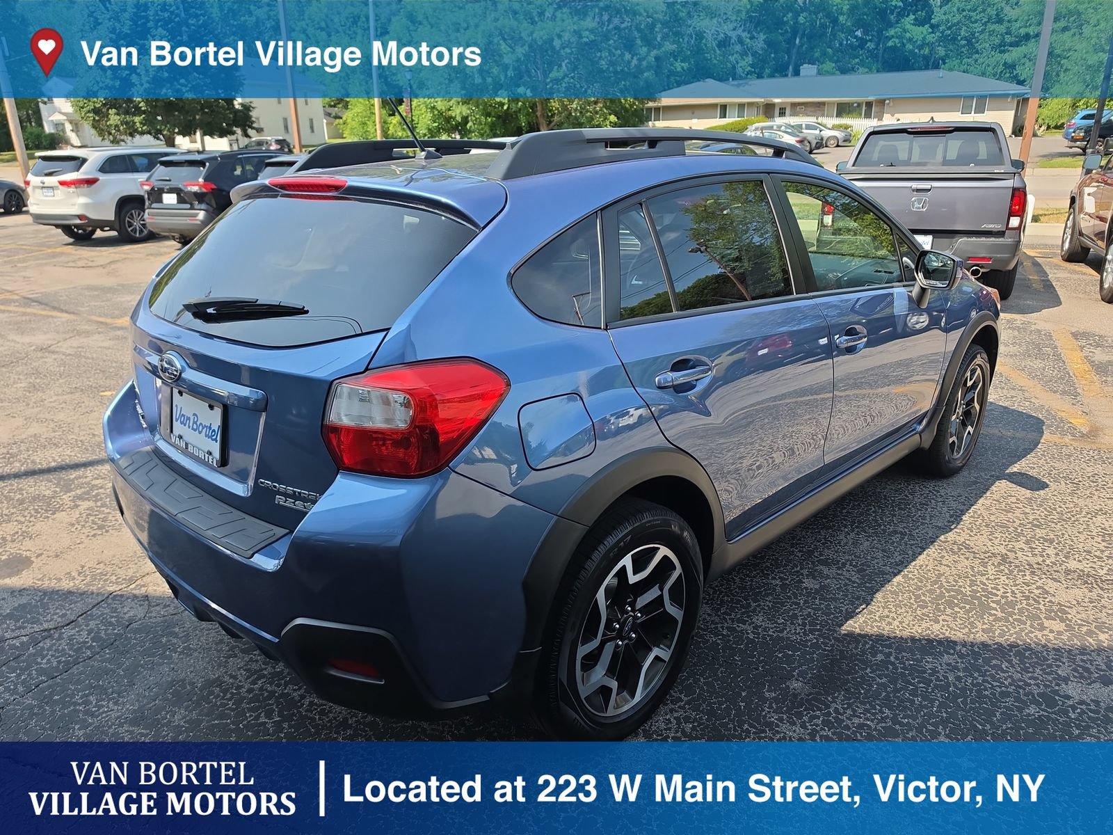 Used 2017 Subaru Crosstrek 2.0i Premium w/ Moonroof Package AWD/4WD image 5