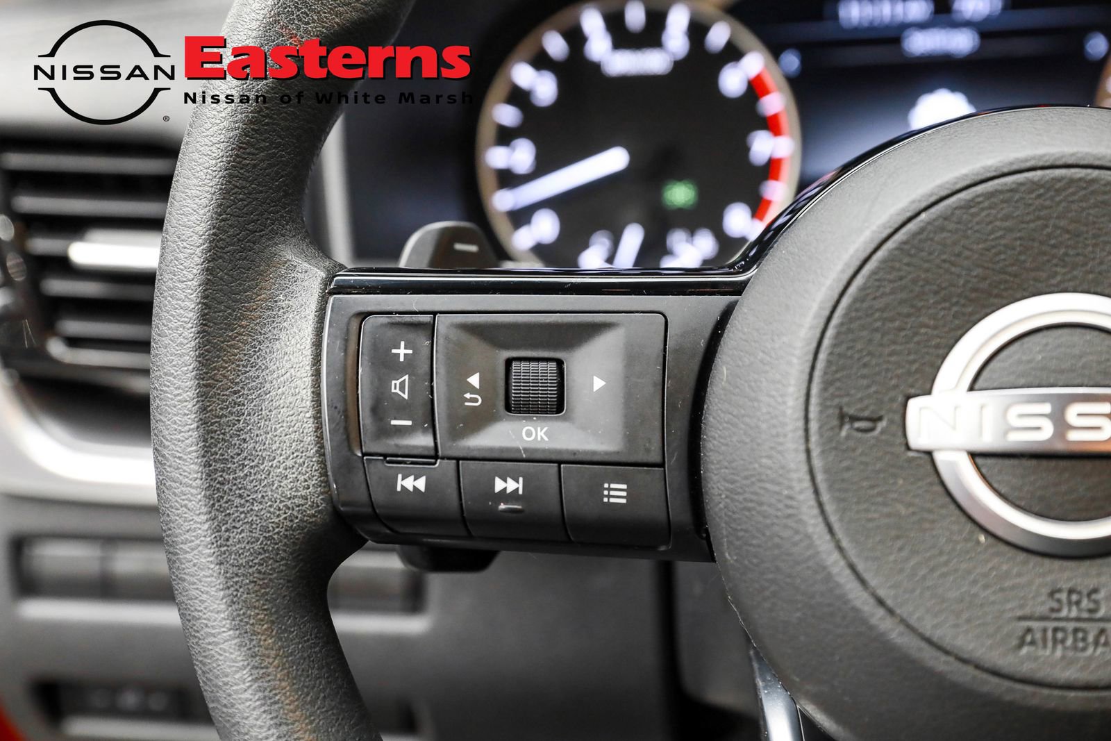 Used 2022 Nissan Rogue SV image 40