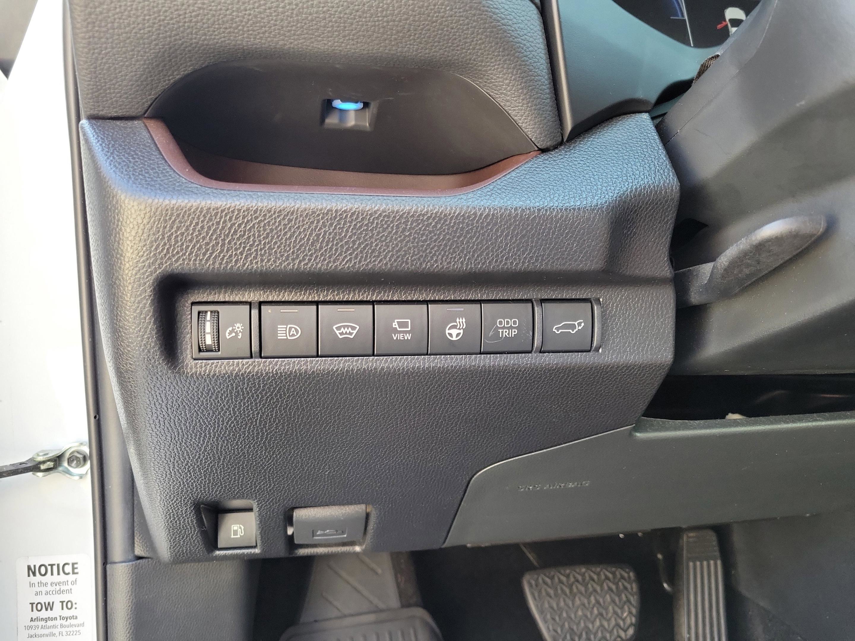 Used 2024 Toyota RAV4 Limited w/ Advanced Technology Package AWD/4WD image 8