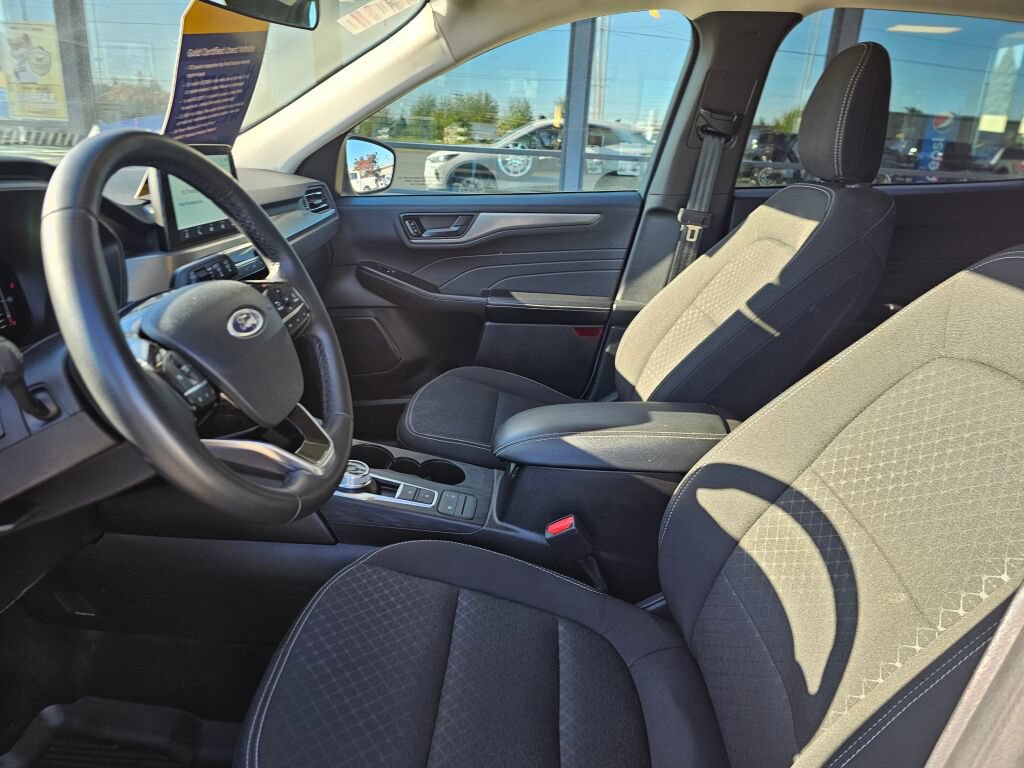Used 2024 Ford Escape Active AWD/4WD image 17