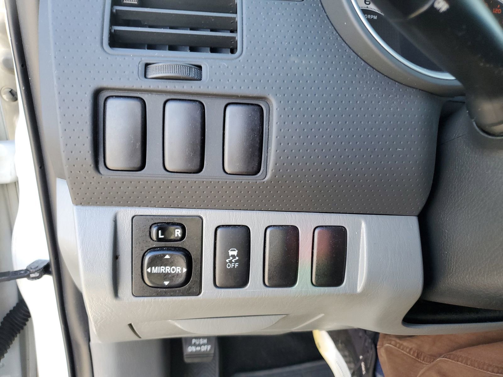 Used 2014 Toyota Tacoma PreRunner w/ Convenience Package image 18