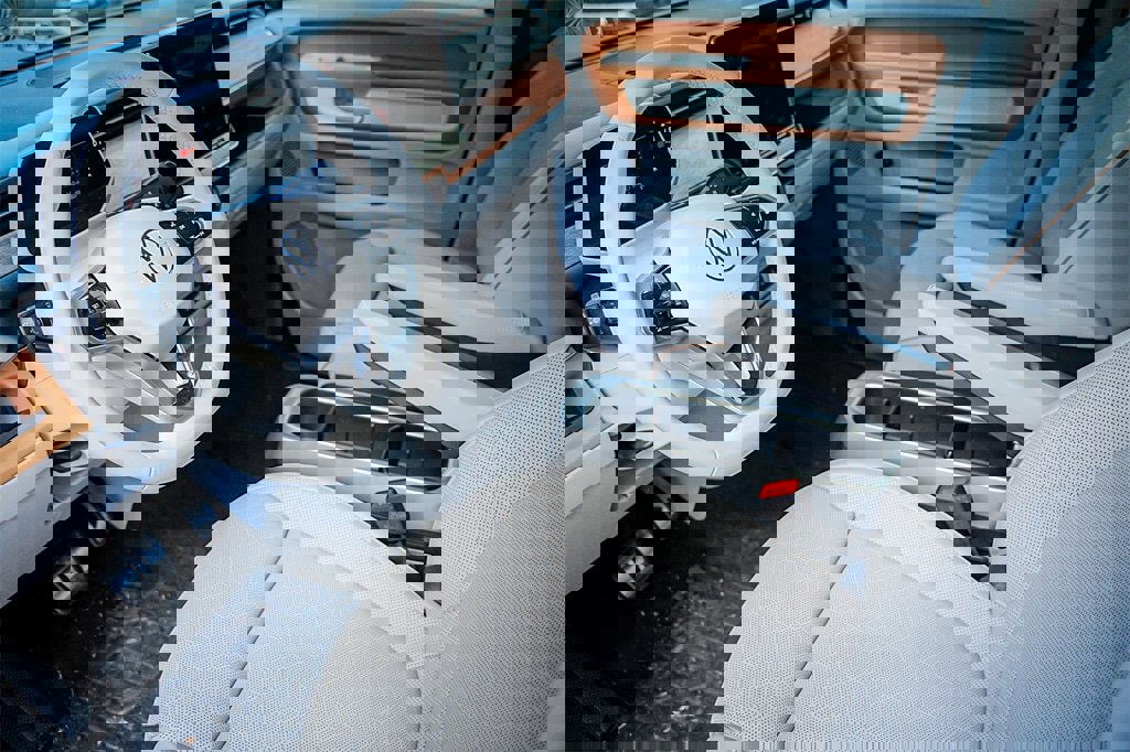 New 2025 Volkswagen ID. Buzz Pro S Plus image 9