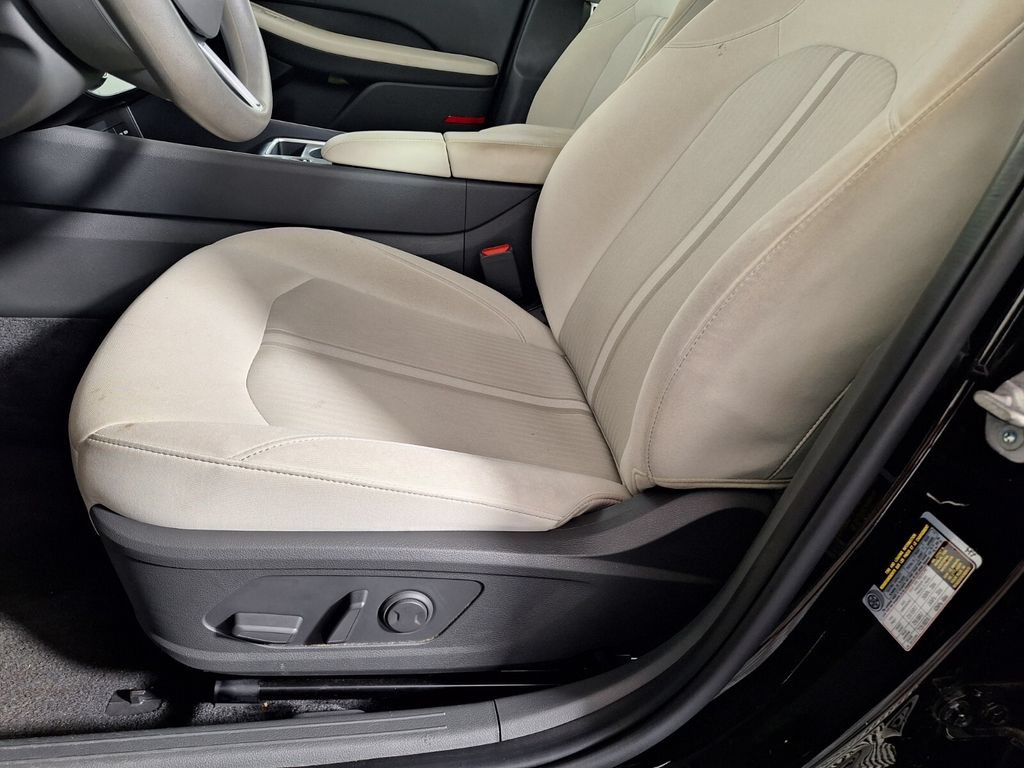 Used 2025 Hyundai Sonata SEL FWD image 28