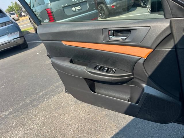 Used 2013 Subaru Outback 2.5i Limited AWD/4WD image 15