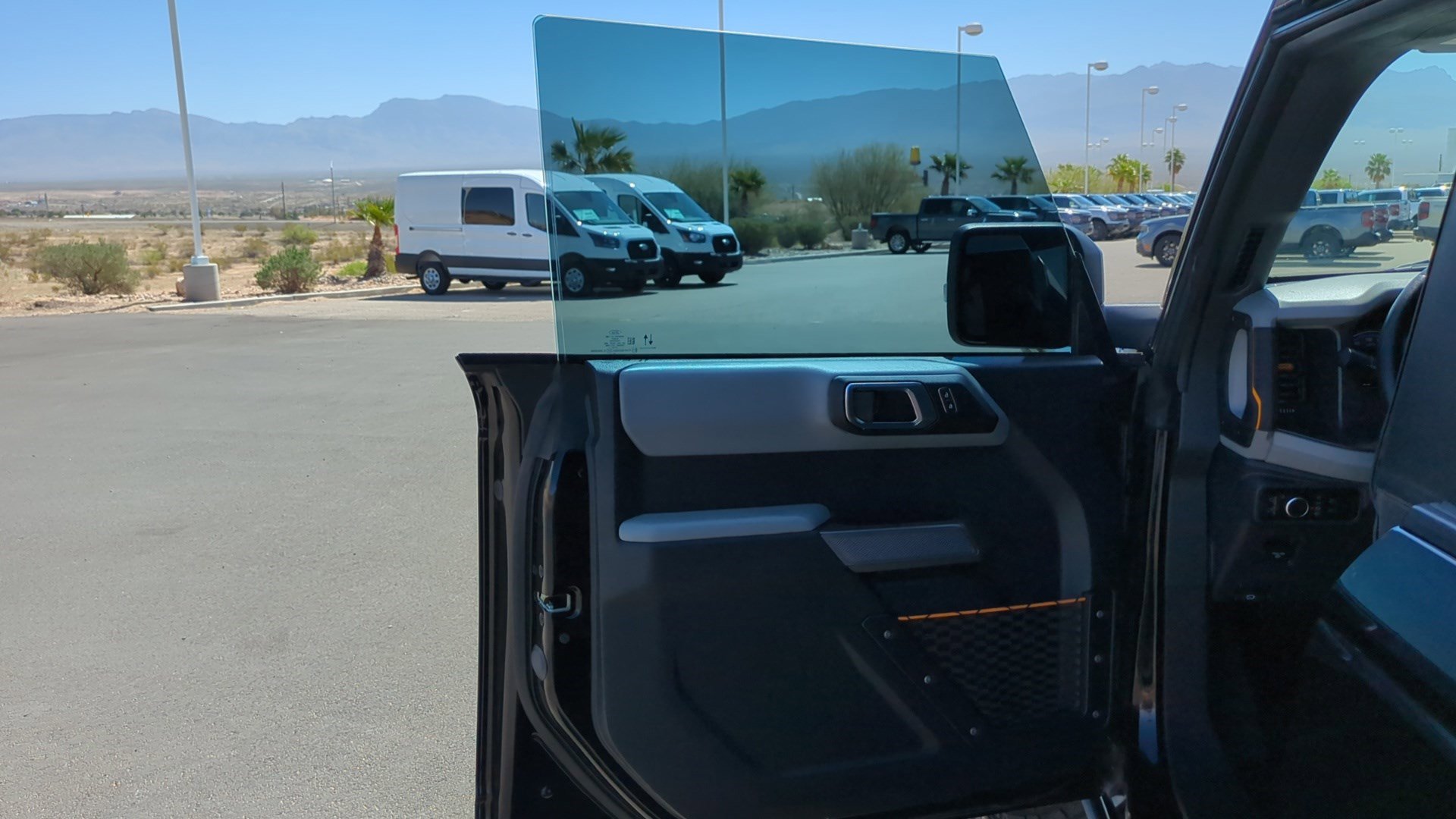 Used 2023 Ford Bronco Badlands image 12