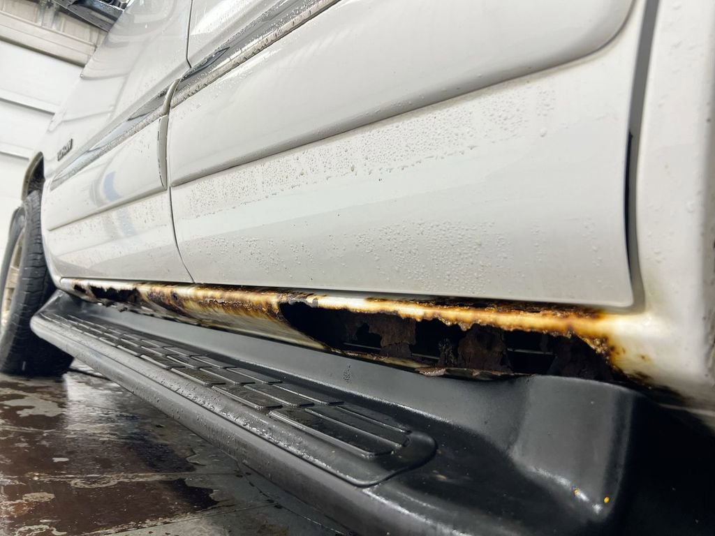 Used 2004 GMC Yukon SLT w/ 1SD Preferred Equipment Group image 36