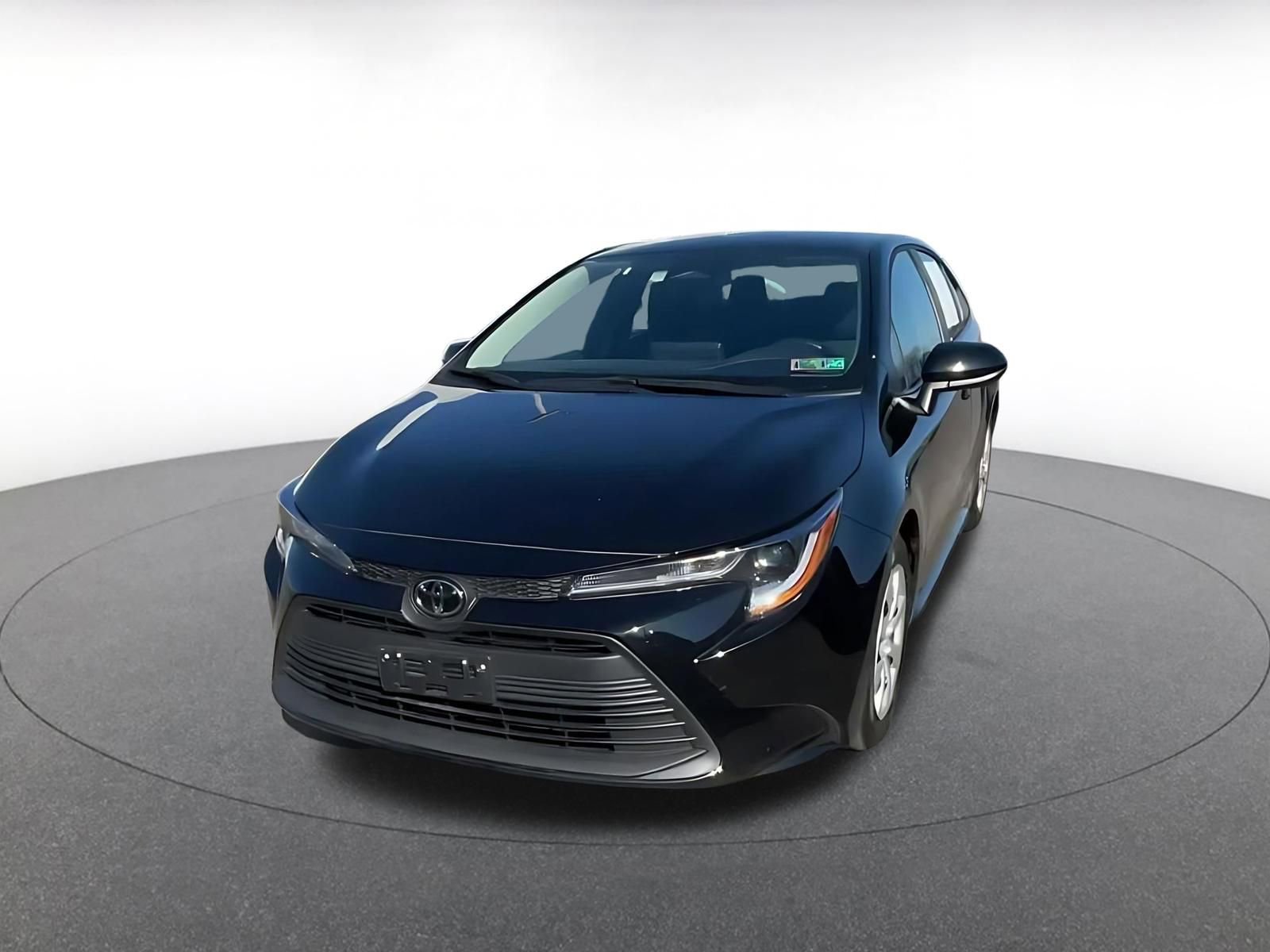 Used 2025 Toyota Corolla LE FWD image 6