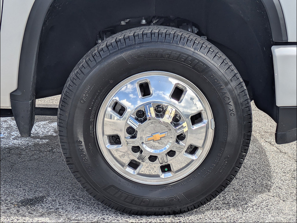 Used 2025 Chevrolet Silverado 3500 High Country w/ Technology Package AWD/4WD image 14