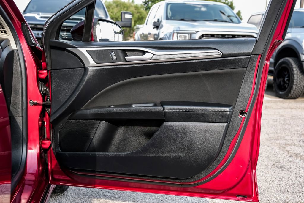 Used 2018 Ford Fusion SE w/ Fusion SE Technology Package image 41