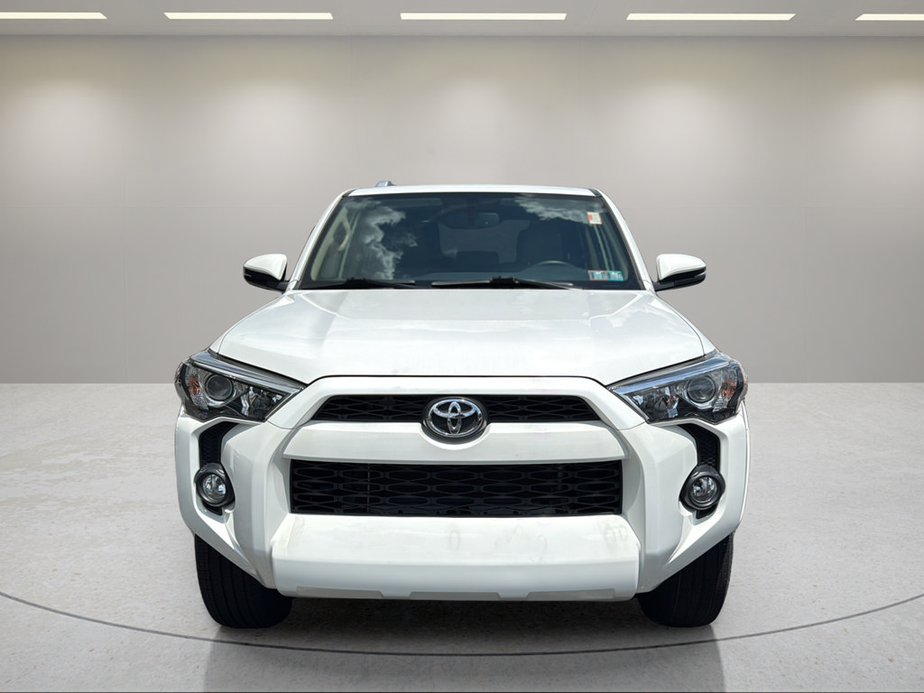 Used 2018 Toyota 4Runner SR5 Premium AWD/4WD image 2