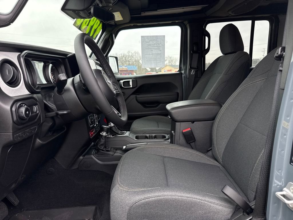 Used 2025 Jeep Wrangler Willys image 12