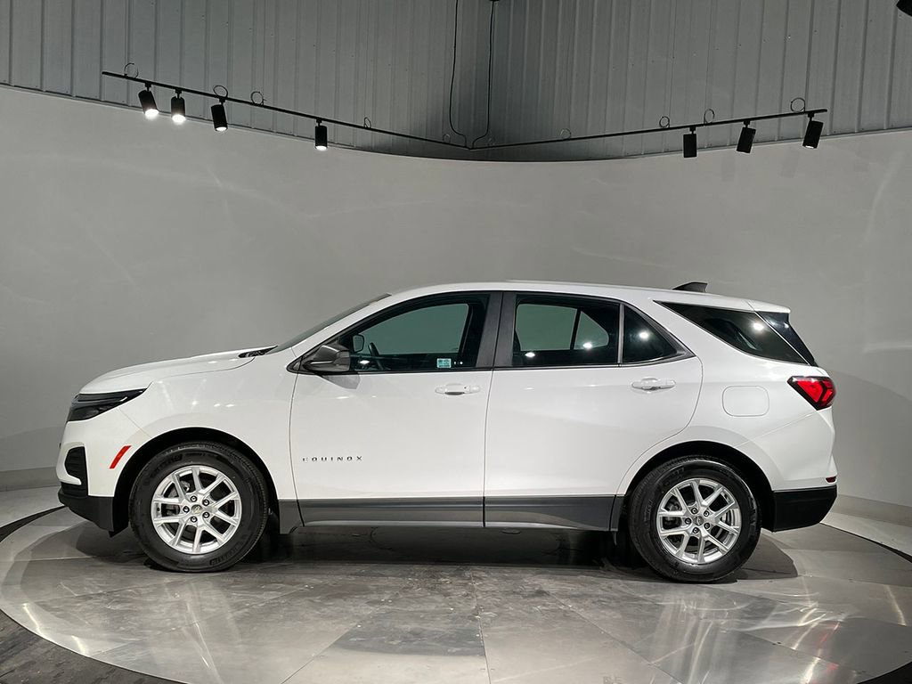 Used 2023 Chevrolet Equinox LS image 14