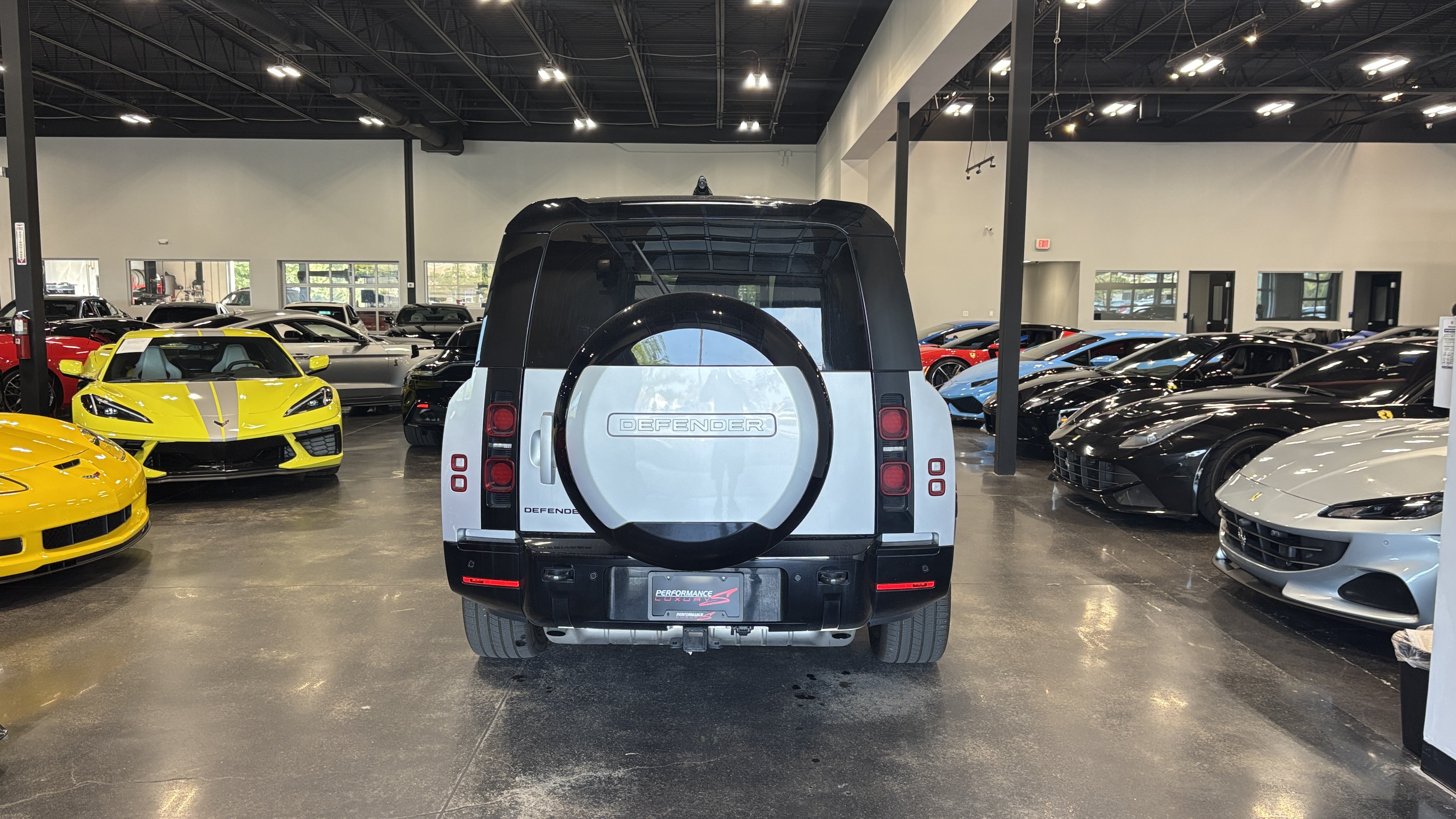 Used 2024 Land Rover Defender 130 X-Dynamic SE AWD/4WD image 4