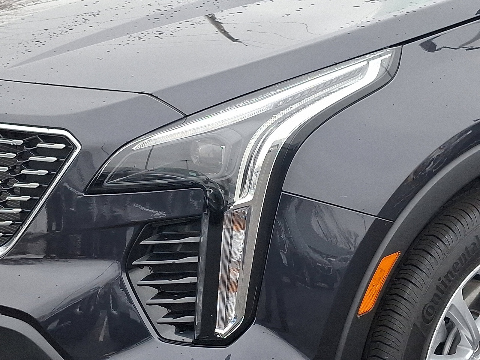 Certified 2023 Cadillac XT4 Luxury w/ Cold Weather Package image 9
