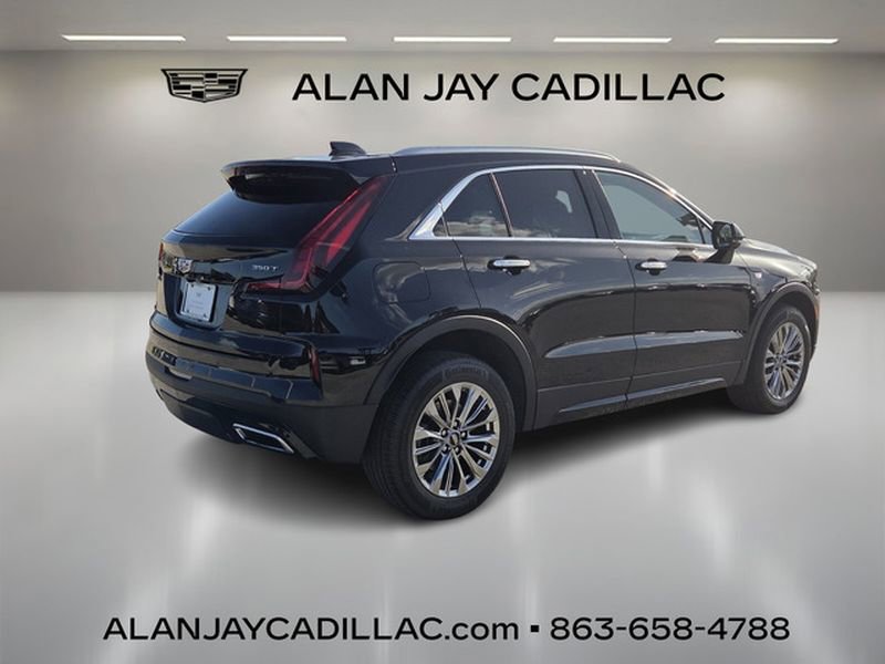 Certified 2025 Cadillac XT4 Premium Luxury image 5