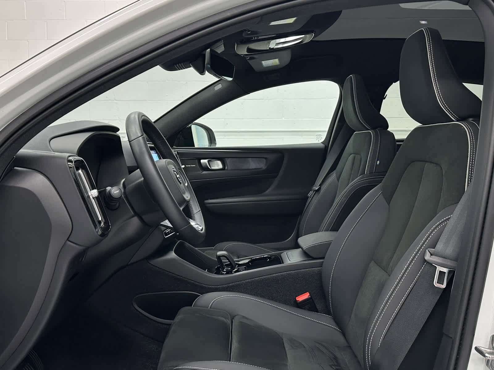 Used 2023 Volvo C40 P8 Recharge Ultimate w/ Protection Package Premier AWD/4WD image 10
