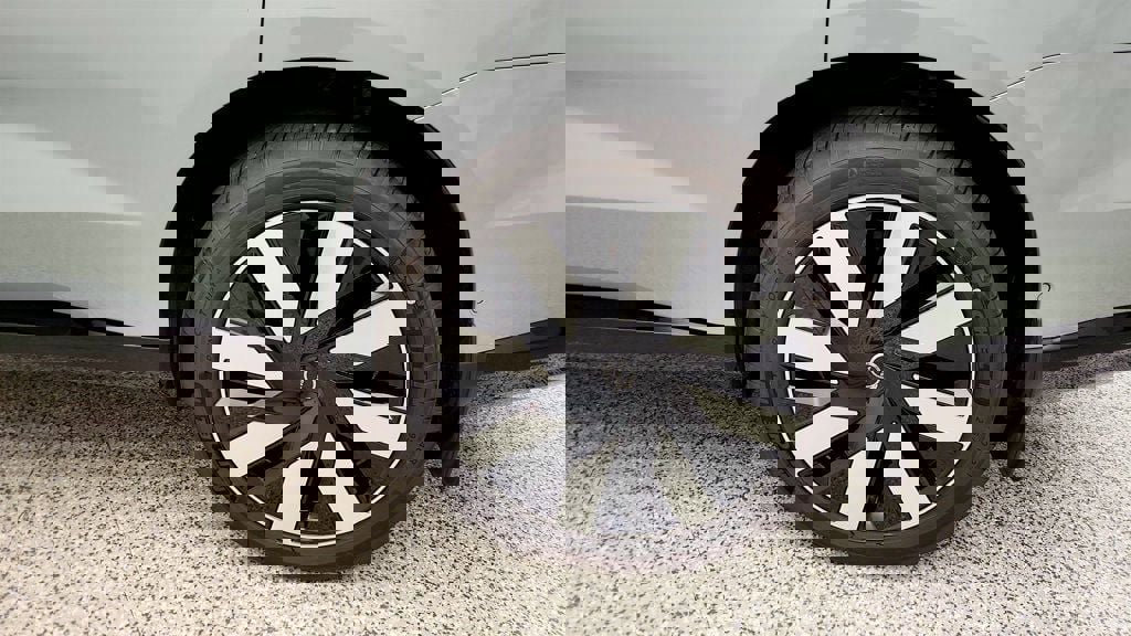 Used 2025 Volvo EX90 Ultra AWD/4WD image 9