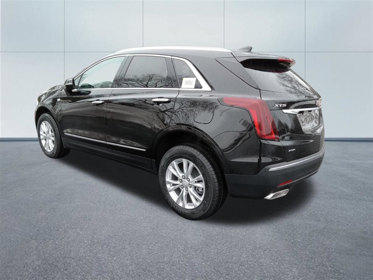 New 2026 Cadillac XT5 Luxury AWD/4WD image 3