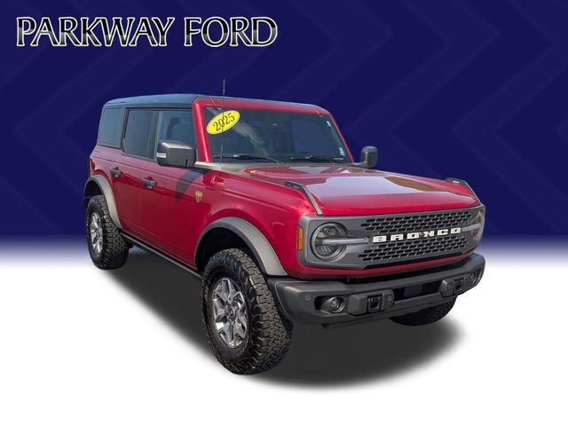 Used 2025 Ford Bronco Badlands AWD/4WD image 3