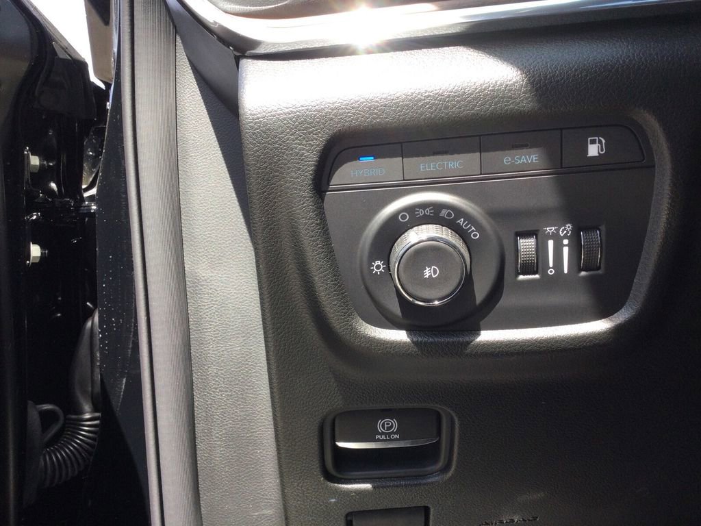 New 2023 Jeep Grand Cherokee Summit w/ Advanced Protech Group IV image 12