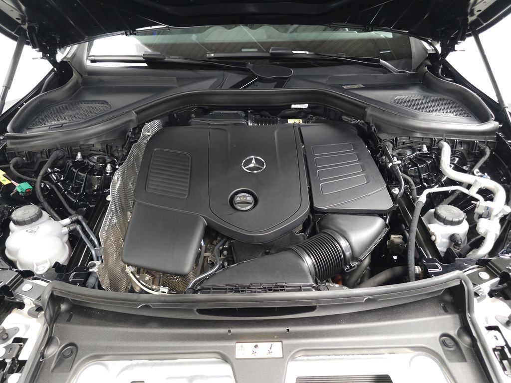 Used 2025 Mercedes-Benz GLC 350e 4MATIC image 31