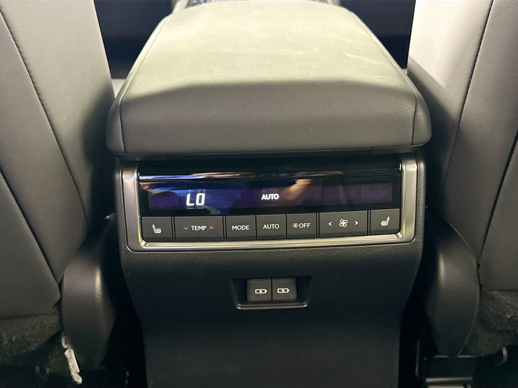 Used 2024 Lexus GX 550 w/ Cold Area Package AWD/4WD image 30