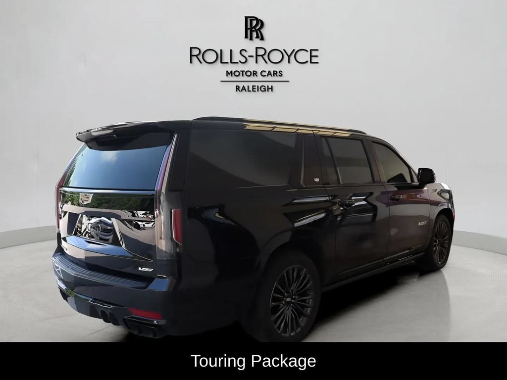 Used 2023 Cadillac Escalade ESV V AWD/4WD image 5