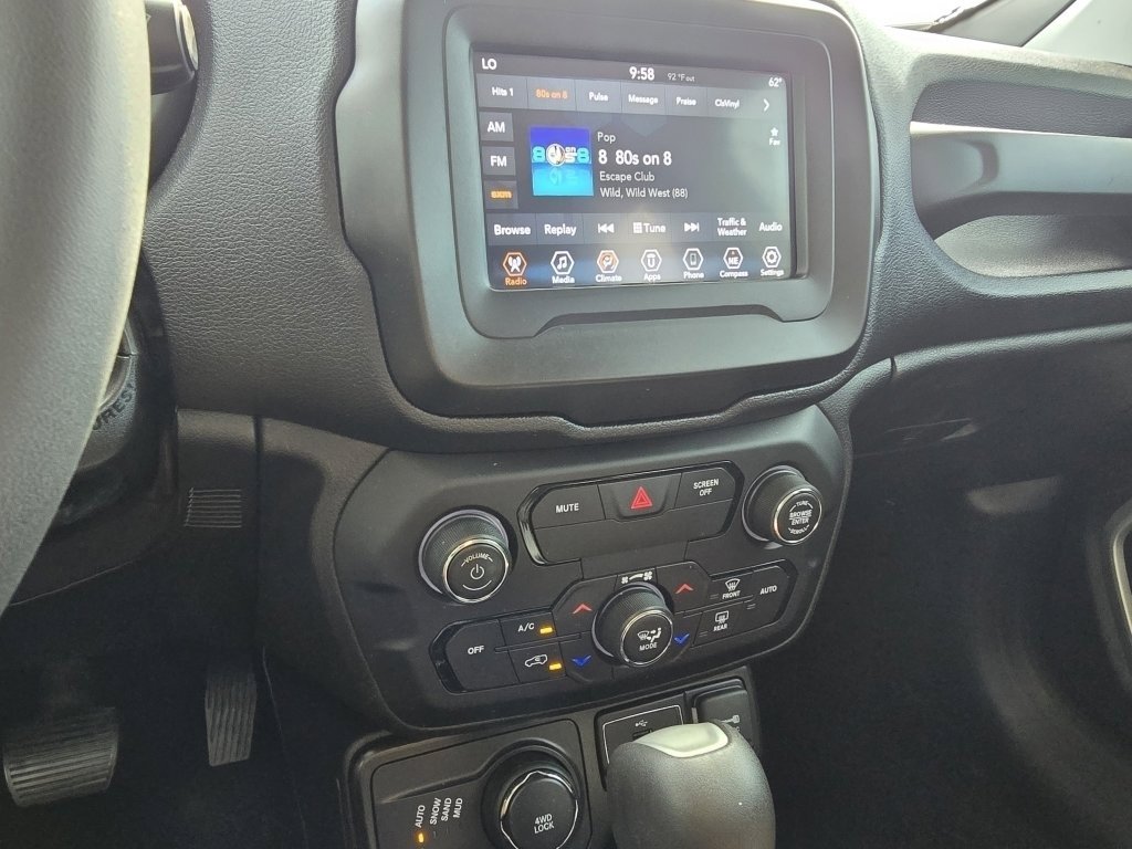 Used 2020 Jeep Renegade Latitude image 24