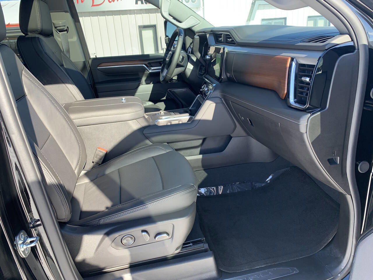 Used 2025 GMC Sierra 2500 Denali w/ Denali Reserve Package image 29