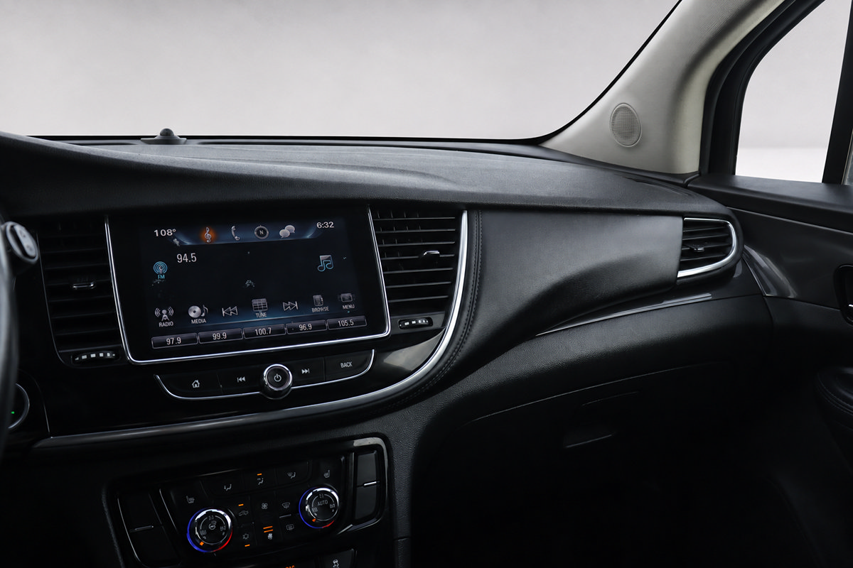 Used 2017 Buick Encore Essence FWD image 30