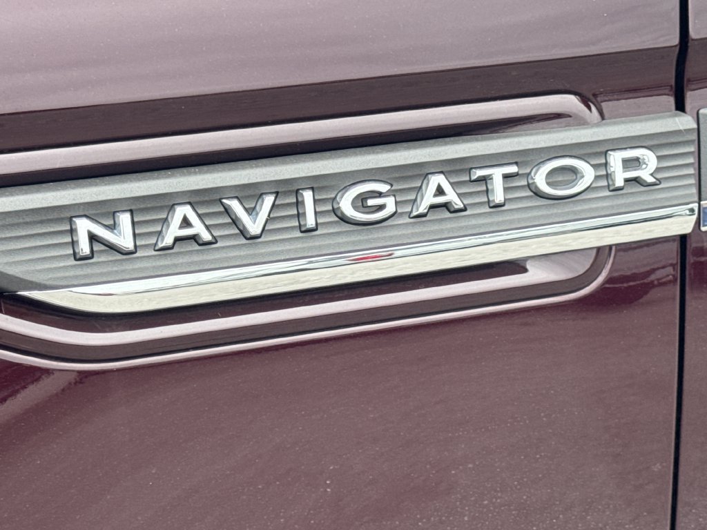 Used 2024 Lincoln Navigator Reserve AWD/4WD image 20
