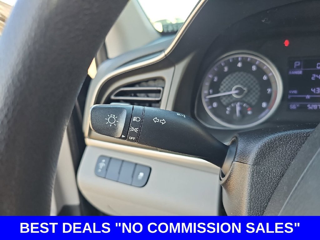 Used 2019 Hyundai Elantra SE FWD image 24