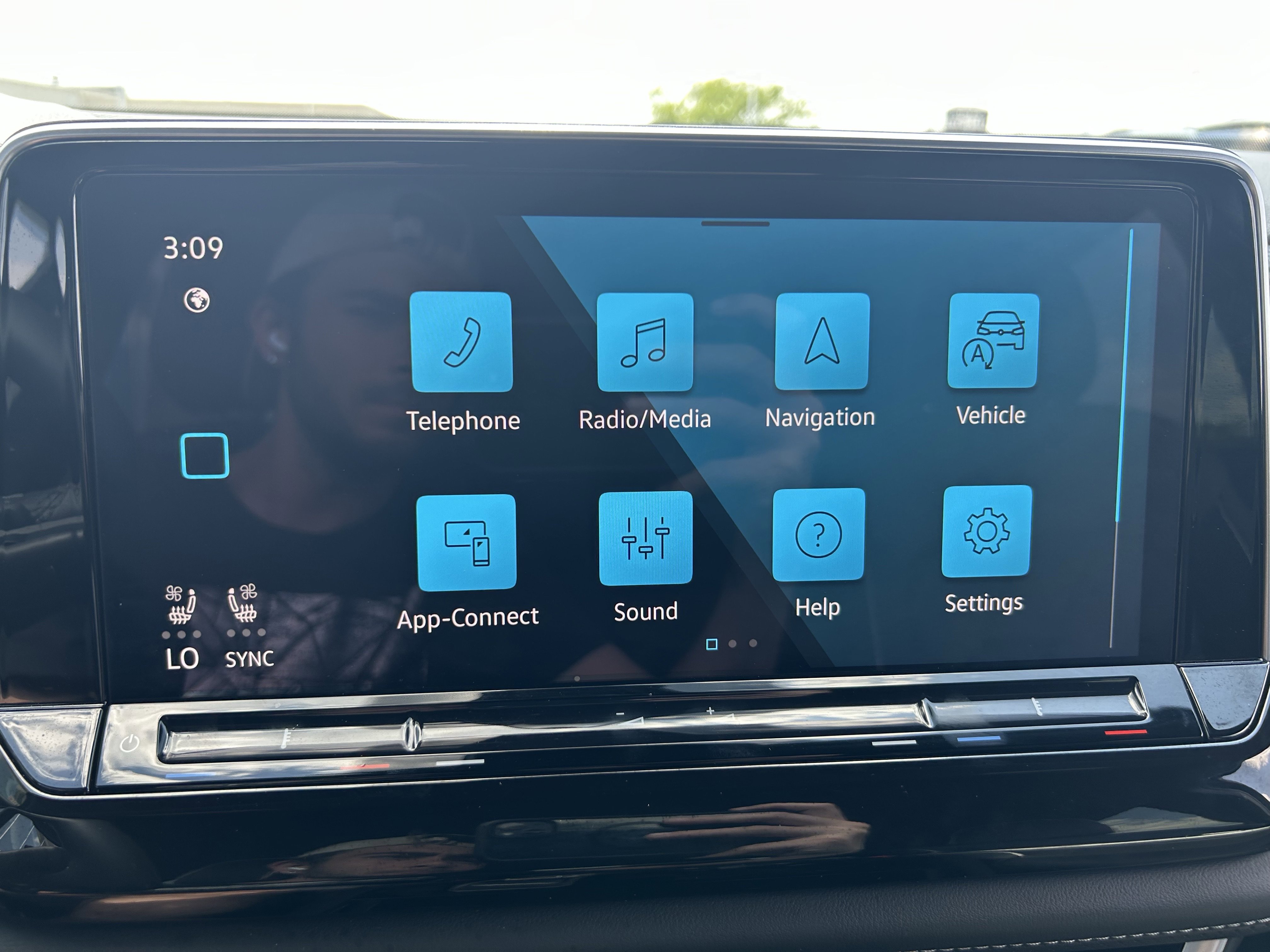 Certified 2025 Volkswagen Atlas Cross Sport SEL Premium R-Line AWD/4WD image 14