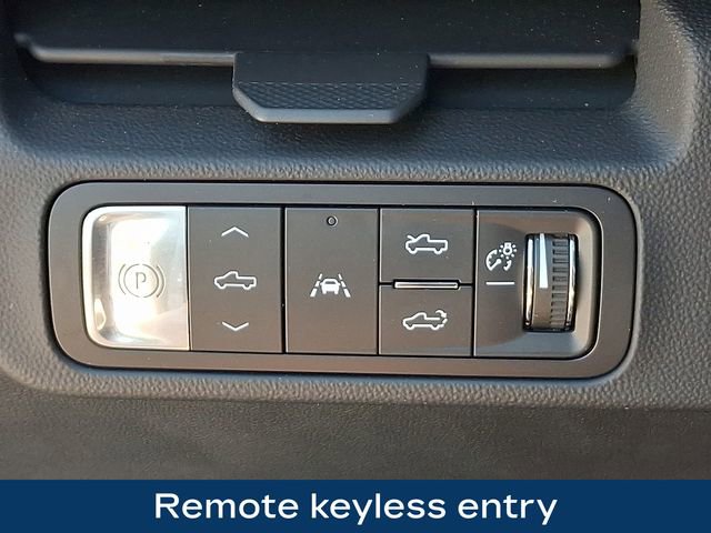 Used 2024 GMC Sierra EV Denali AWD/4WD image 9