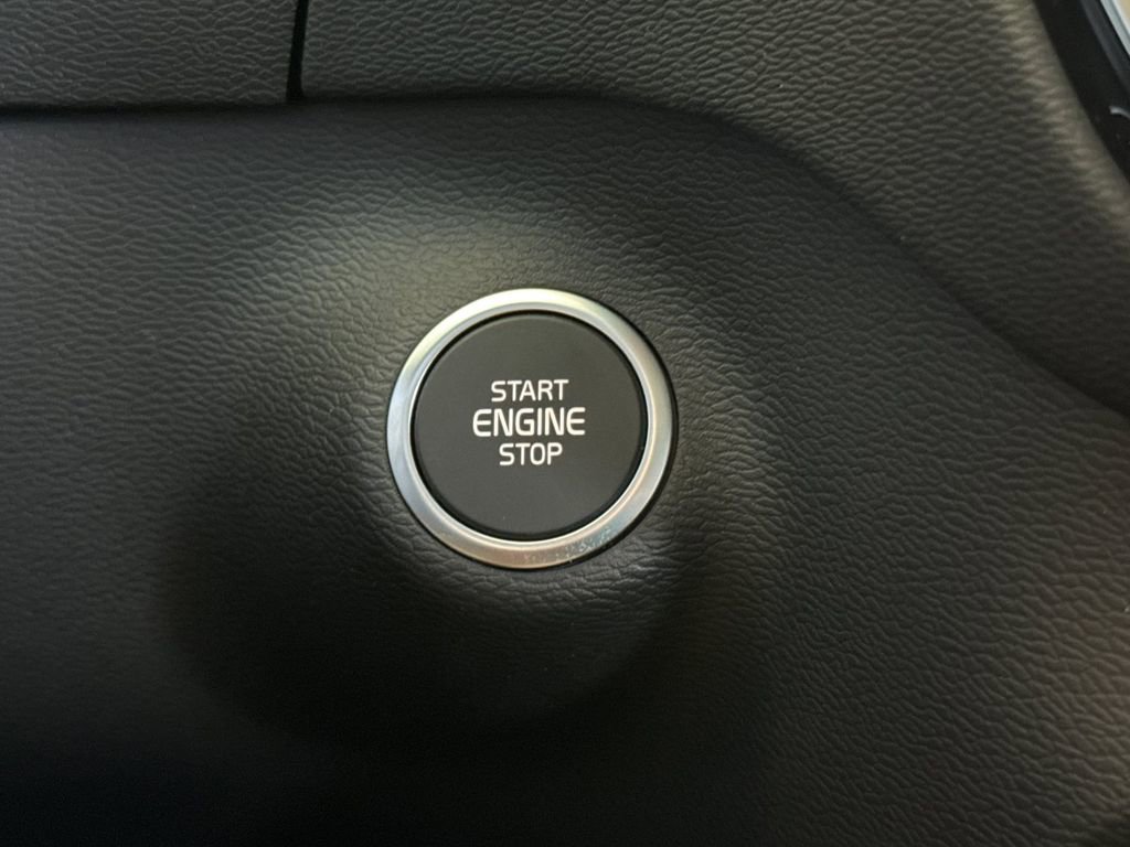 New 2026 Volvo XC40 B5 Core image 22