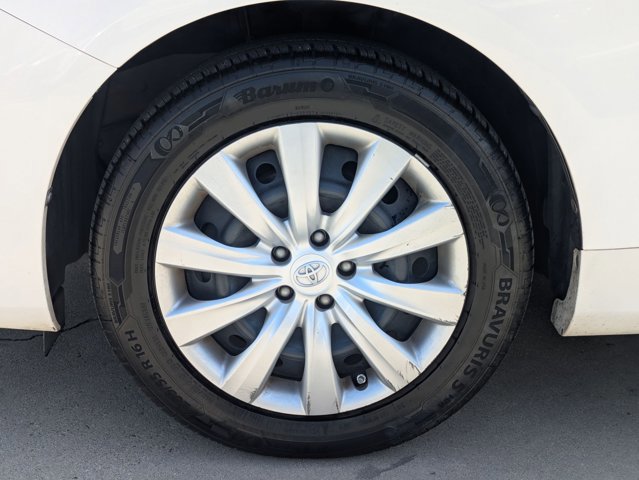 Used 2013 Toyota Corolla LE image 22