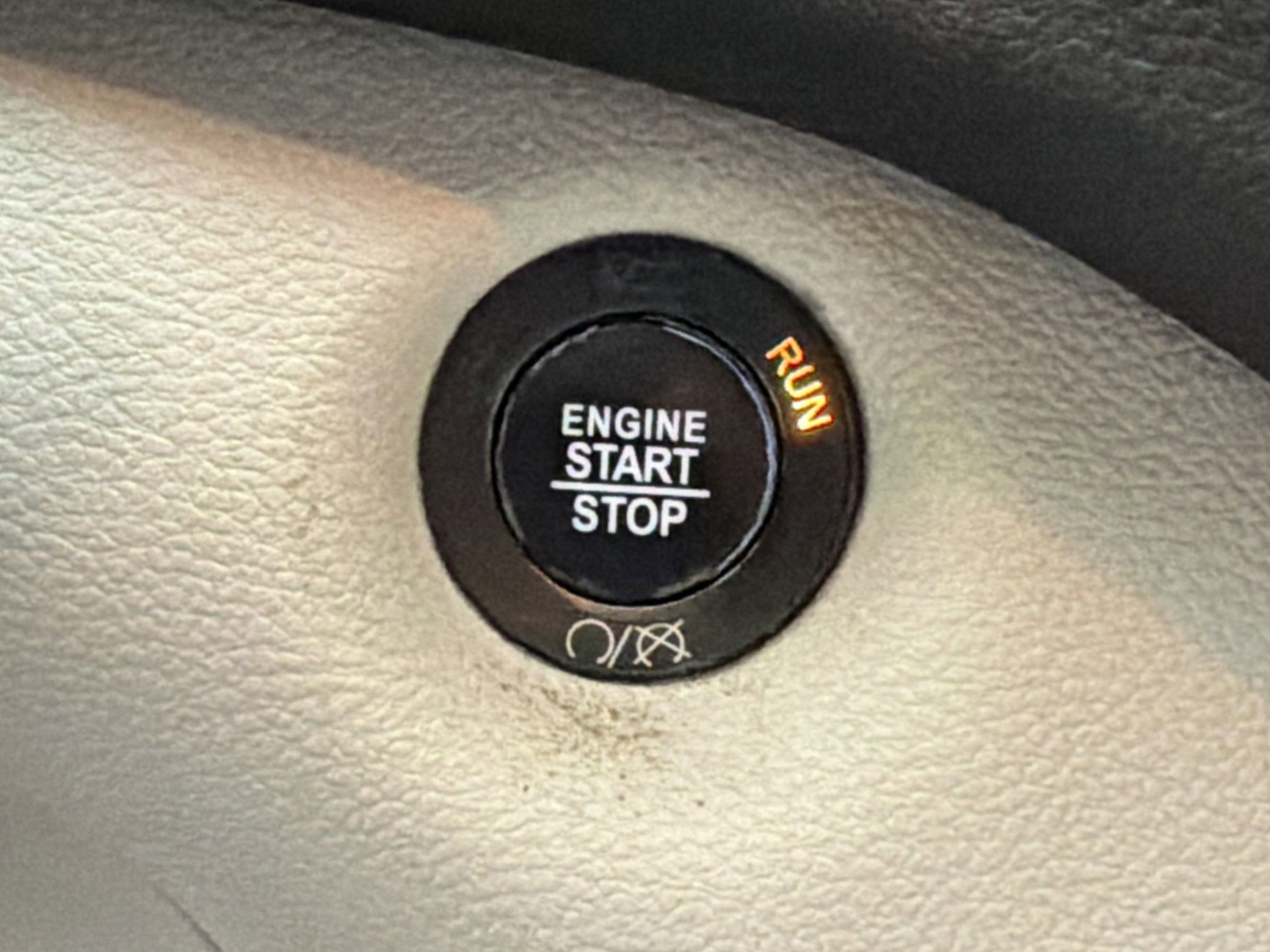 Used 2019 Jeep Cherokee Limited FWD image 27