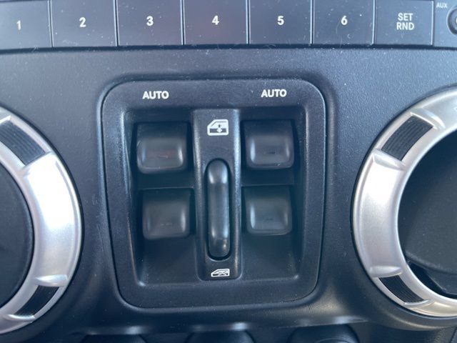 Used 2011 Jeep Wrangler Unlimited Sahara w/ Dual Top Group AWD/4WD image 17