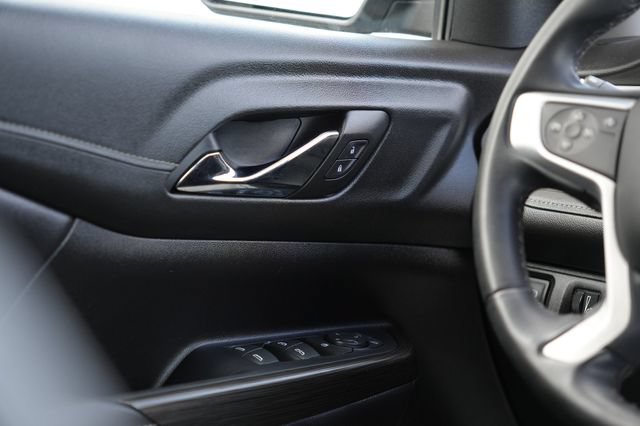 Used 2023 GMC Acadia SLT FWD image 23