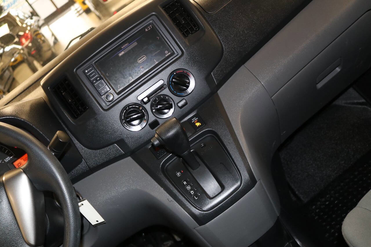 Used 2020 Nissan NV200 S w/ Back Door Glass Package image 24