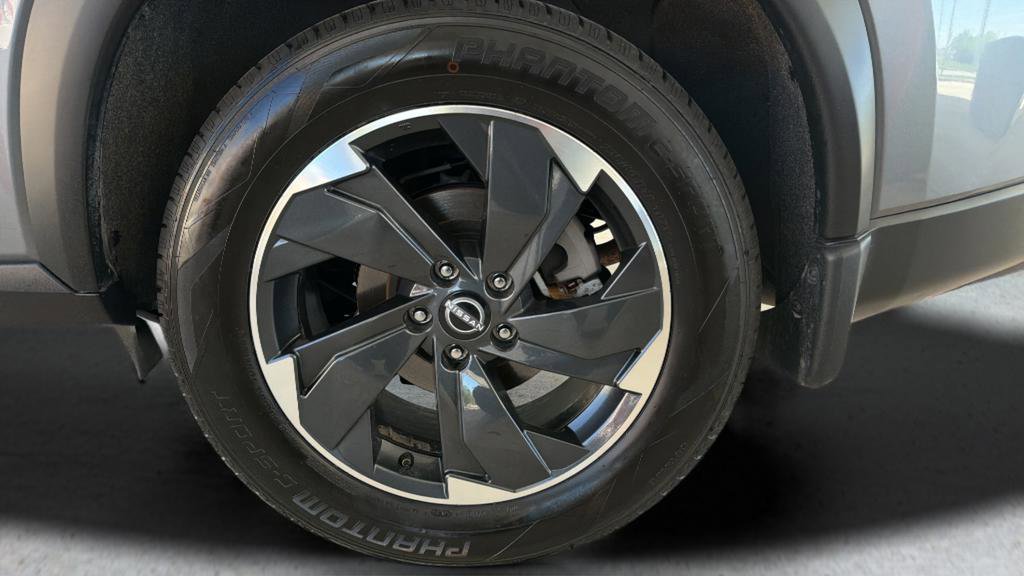 Certified 2024 Nissan Rogue SV AWD/4WD image 29