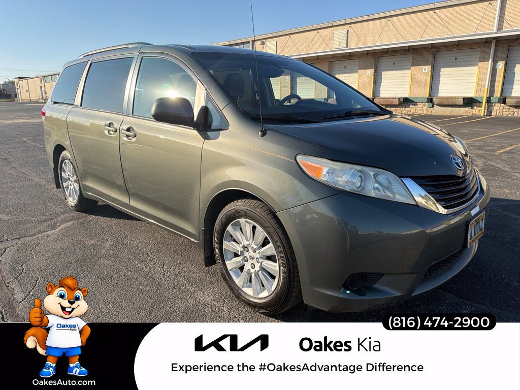 Used 2012 Toyota Sienna LE w/ Towing Pkg