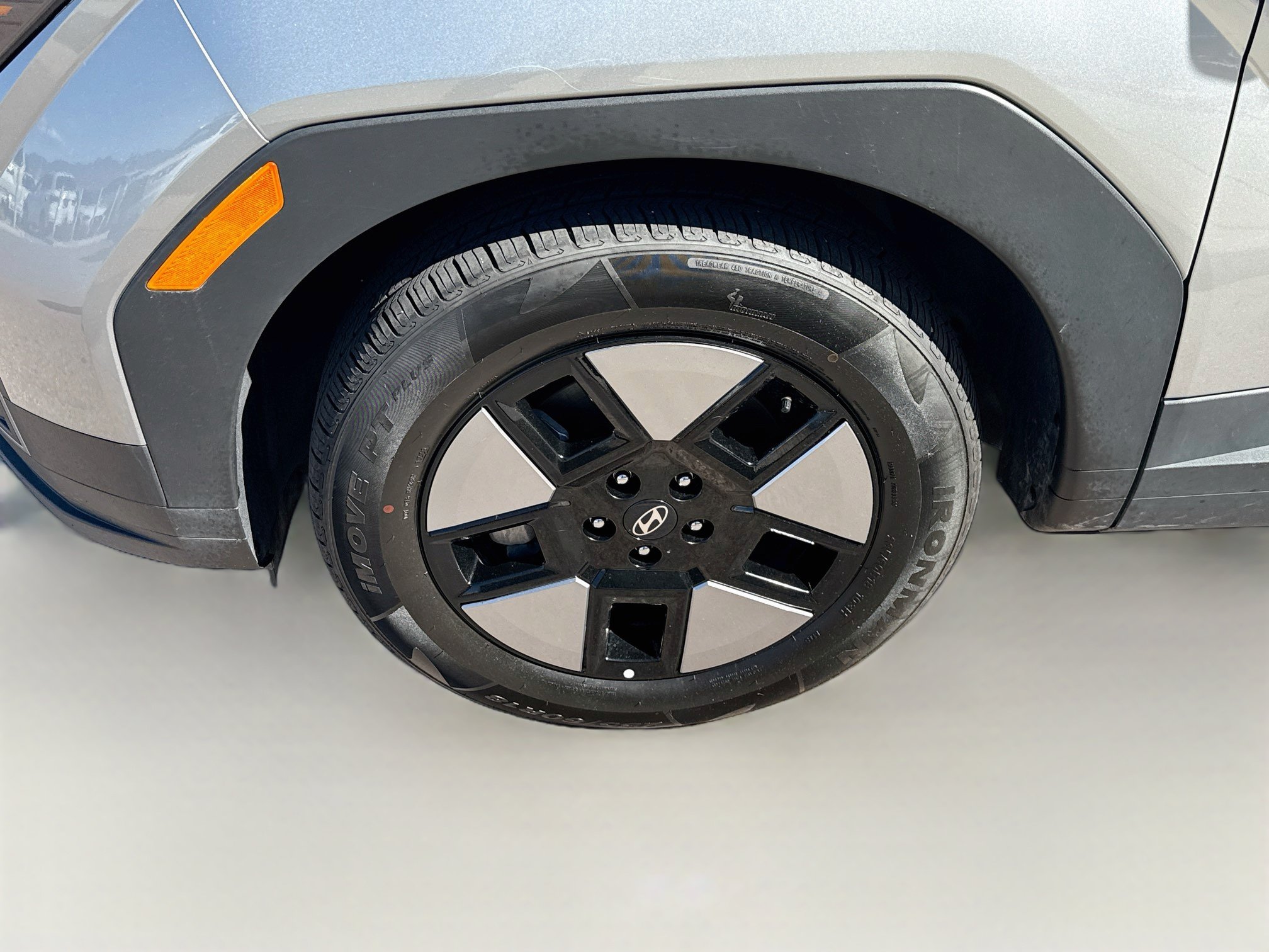 Used 2025 Hyundai Santa Fe SEL AWD/4WD image 11