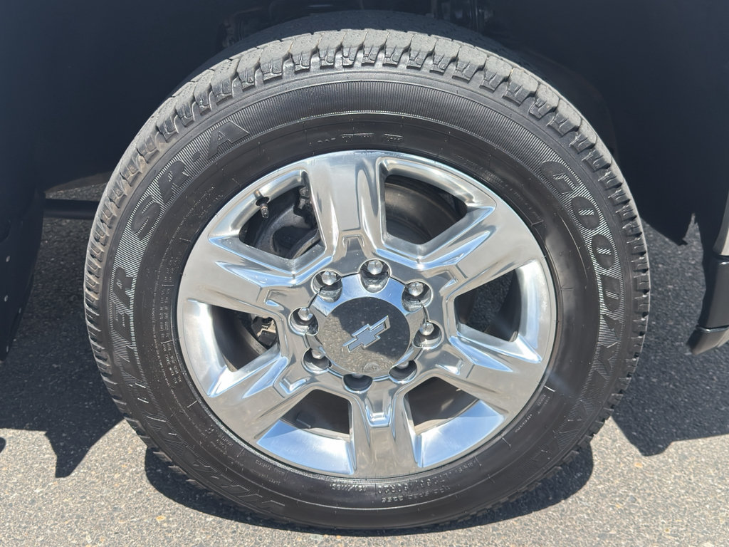Used 2021 Chevrolet Silverado 2500 LTZ w/ LTZ Convenience Package AWD/4WD image 15